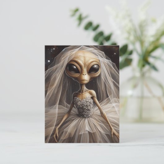 Carte Postale La mariée Alien (Debout devant)