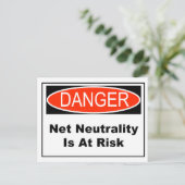 Carte Postale La Neutralité Net Est En Danger (Debout devant)