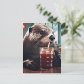 Carte Postale La Otter Boit dans un Café (Debout devant)