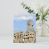Carte Postale La Pedrera Chimney Pots, Barcelone, Espagne - (Debout devant)