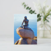 Carte Postale La Petite Sirène à Copenhague, Danemark (Debout devant)