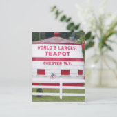 Carte Postale La plus grande théière du monde (Debout devant)