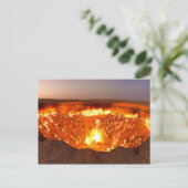 Carte Postale La porte de l'enfer champ de gaz naturel à Derweze (Debout devant)