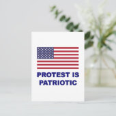 Carte Postale La protestation est patriotique (Debout devant)