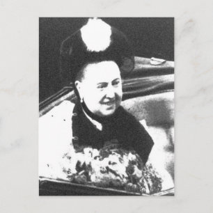 Carte Postale La reine est amusée