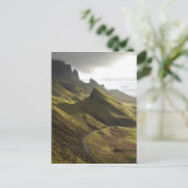 Carte Postale La route qui monte Le Quiraing, île de Skye, (Debout devant)