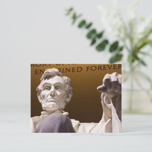 Carte Postale La statue d'Abraham Lincoln, le Lincoln Memorial (Debout devant)