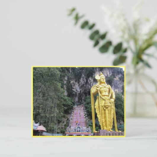 Carte Postale la statue d'or des grottes de batu (Debout devant)