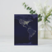 Carte Postale La Terre à la nuit (Debout devant)