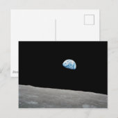 Carte Postale La Terre s'élevant au-dessus de l'horizon lunaire. (Devant / Derrière)