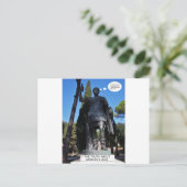 Carte Postale La vérité sur le mur d'Hadrien. (Debout devant)