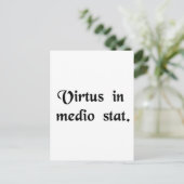 Carte Postale La vertu se tient au milieu. (Debout devant)