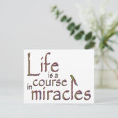 Carte Postale La vie est un cours de miracles (Debout devant)