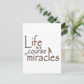 Carte Postale La vie est un cours de miracles (Debout devant)