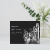 Carte Postale "La vie est un jeu" (Debout devant)