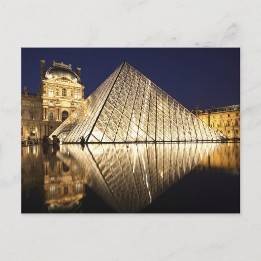 Carte Postale La vue nocturne sur la Pyramide de verre du Musée (Devant)