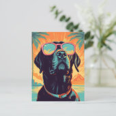 Carte Postale Labrador avec lunettes de soleil à la plage (Debout devant)