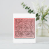 Carte Postale Labyrinthe rouge (Debout devant)