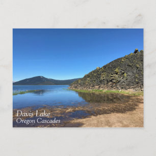 Carte Postale Lac Davis avec rochers de lave, Oregon