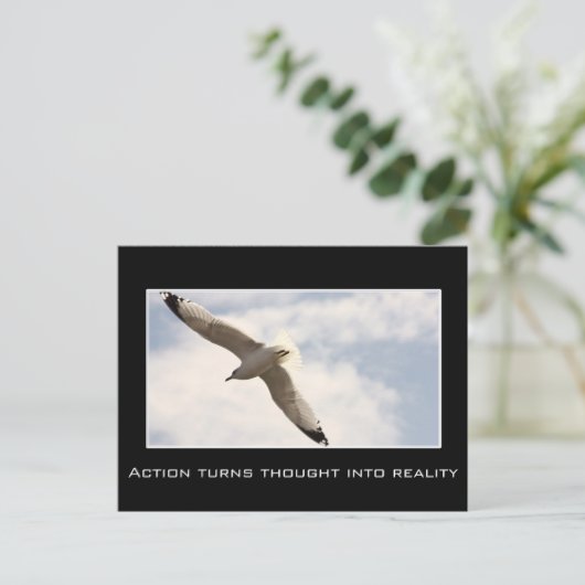 Carte Postale L'action transforme la pensée en réalité (Debout devant)