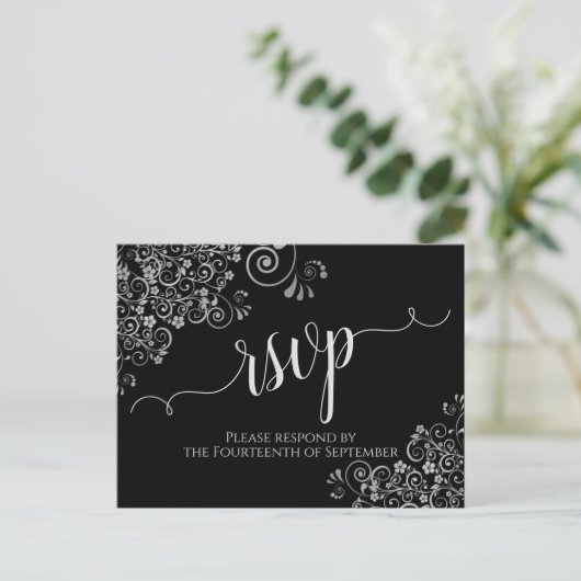 Carte Postale Lacy Silver Calligraphie Elégant Noir Mariage RSVP (Debout devant)
