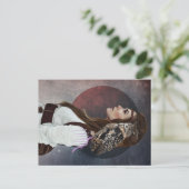 Carte postale "Lady Owl". (Debout devant)