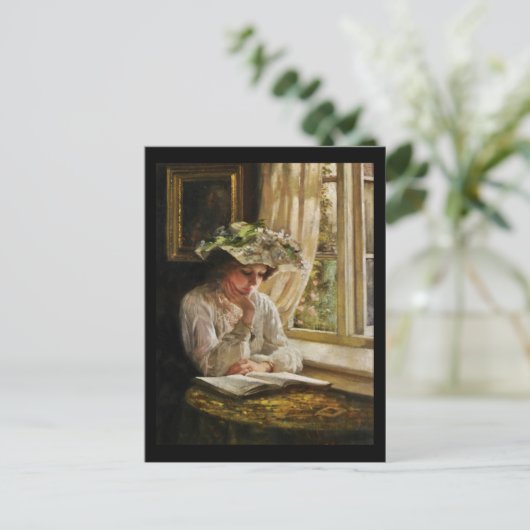Carte Postale Lady Reading par Window (Debout devant)