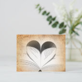 Carte Postale L'amour des livres (Debout devant)