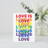Carte Postale L'amour est amour arc-en-ciel cool de typographie  (Debout devant)