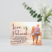 Carte Postale L'amour est Patient Modern Black Script Photo (Debout devant)