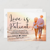 Carte Postale L'amour est Patient Modern Black Script Photo (Devant / Derrière)