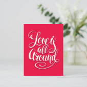 Carte Postale L'Amour Est Tout Autour Du Script Lettrant Rose (Debout devant)