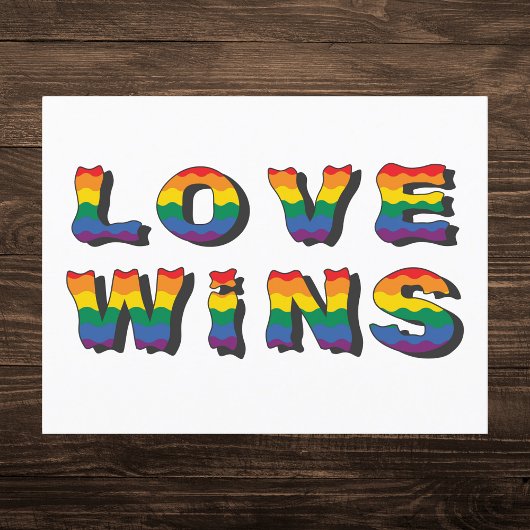 Carte Postale L'amour gagne Rainbow Pride