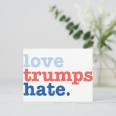 Carte Postale l'amour trompe la haine (Debout devant)