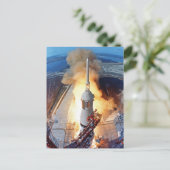Carte Postale Lancement de la fusée pour l'alunissage d'Apollo 1 (Debout devant)