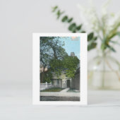 Carte Postale L'Ancienne Sorcière, Entrée Principale (Debout devant)