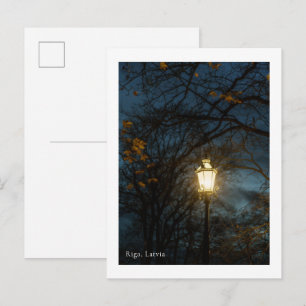 Carte Postale Lanterne Atmosphérique dans un Parc d'Automne, Rig