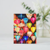 Carte Postale lanternes colorées (Debout devant)