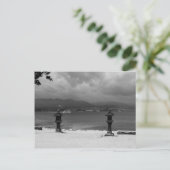 Carte Postale Lanternes En Pierre Au Bord De La Mer (Debout devant)