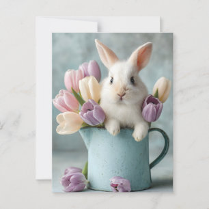 Carte Postale Lapin adorable regardant d'un pichet de tulipes