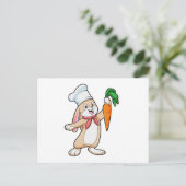 Carte Postale Lapin comme cuisinier avec carotte (Debout devant)