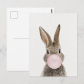 Carte Postale Lapin soufflant un bubble gum rose (Devant / Derrière)