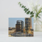 Carte Postale L'architecture de Dubaï la nuit (Debout devant)