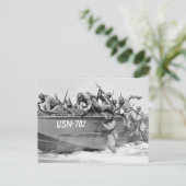 Carte Postale L'assaut de la plage, années 1940 (Debout devant)