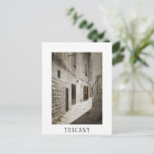 Carte Postale Lave-linge suspendue à sécher dans une ruelle en I (Debout devant)