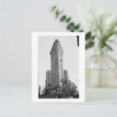 Carte Postale Le bâtiment Flatiron (photo) (Debout devant)