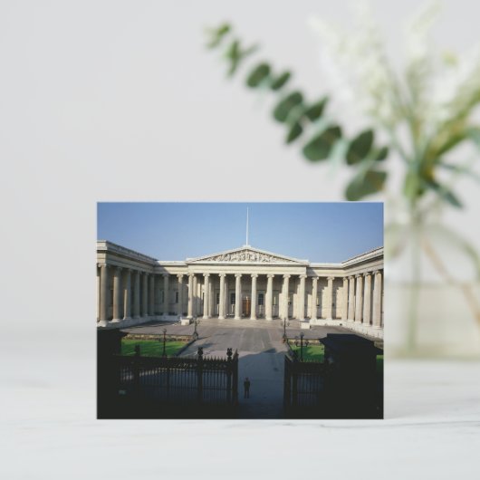 Carte Postale Le British Museum (Debout devant)