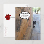 Carte Postale LE CHAT DÉTECTIVE DERRIÈRE LE MUR DE PIERRE / La f (Devant / Derrière)