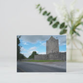 Carte Postale Le château d'Athenry (Debout devant)