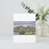 Carte Postale Le château de Caerphilly (Debout devant)